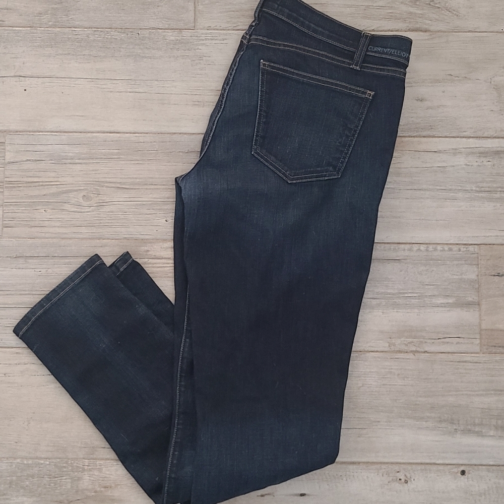 Current/Elliott mid rise straight/skinny Jean size 31-0